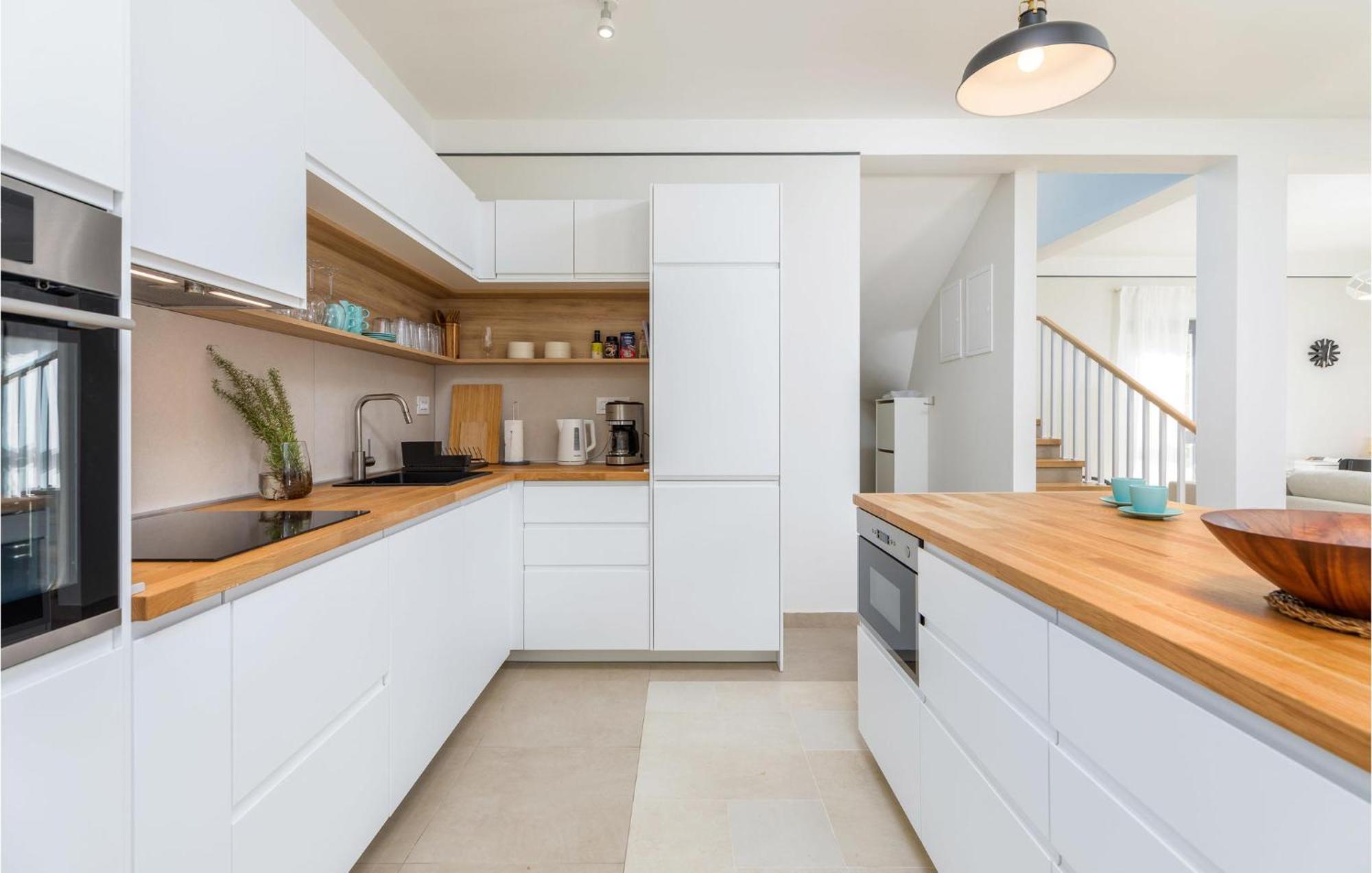 Nice Home In Barbariga With Kitchen Экстерьер фото